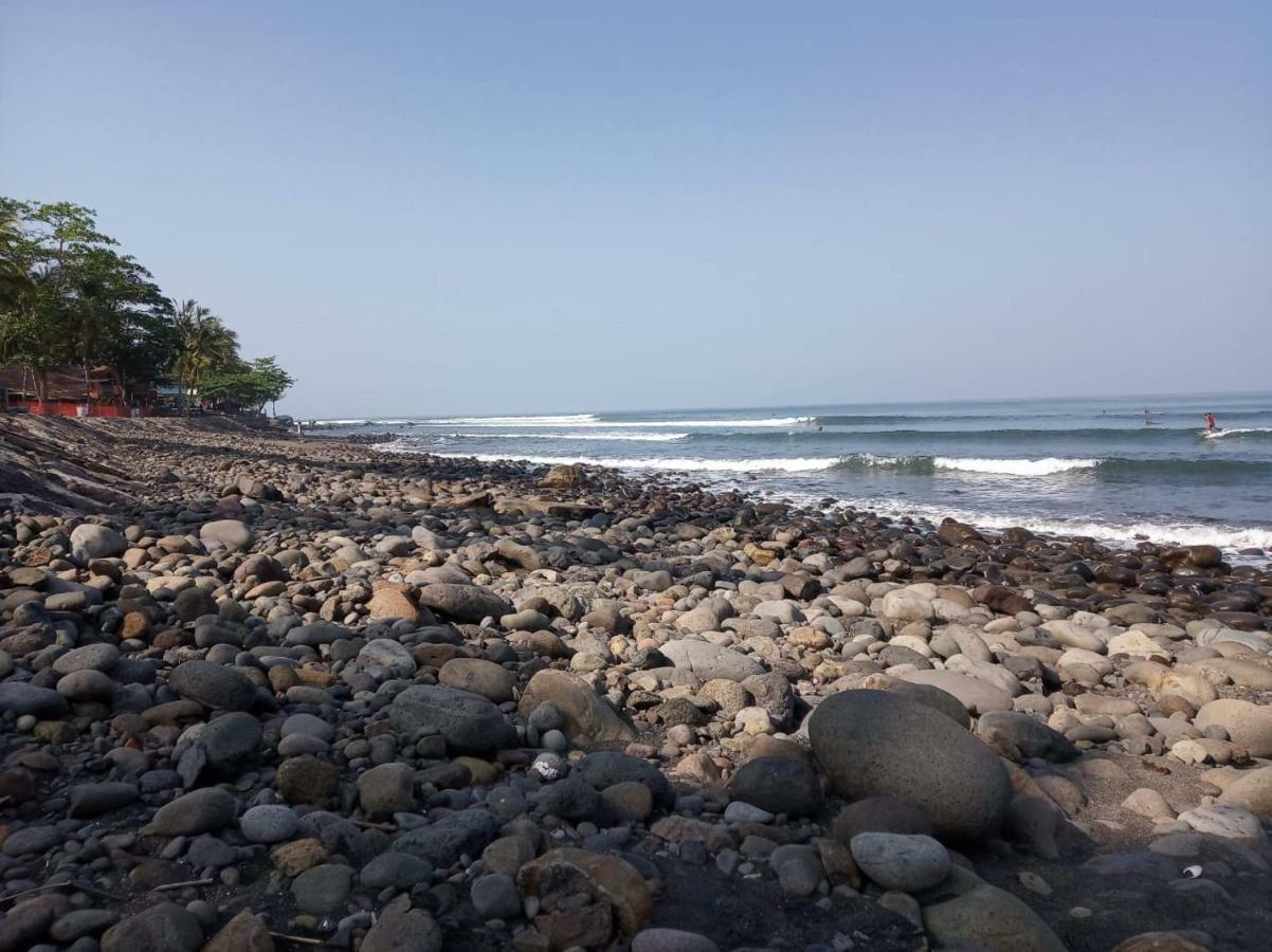 Harris Surf Villa Pulukan Eksteriør bilde